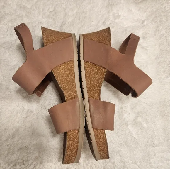 Mephisto Tan Sandals with Buckle Straps