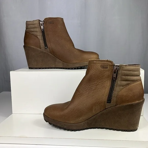 Merrell Women's Tremblant Bluff Waterproof Wedge Booties.
