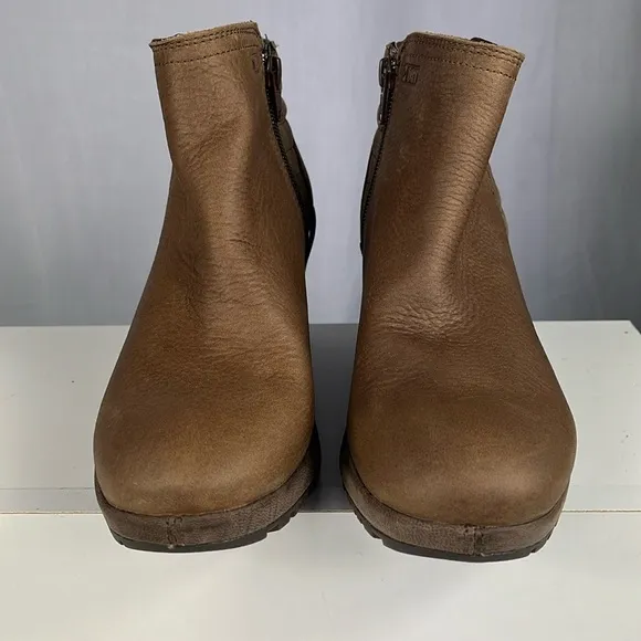 Merrell Women's Tremblant Bluff Waterproof Wedge Booties.