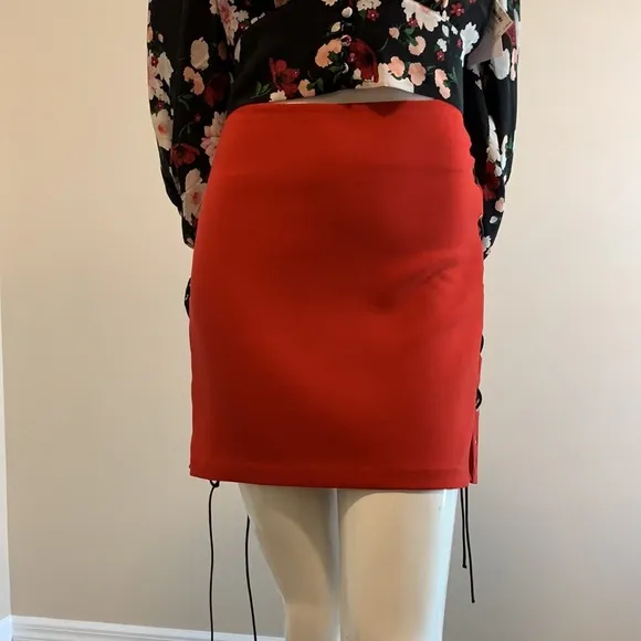 Michael Kors Collection Red wool Mini Skirt 6 NWT leather lace down sides