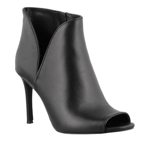 Michael kors Harper open toe ankle bootie in size 7