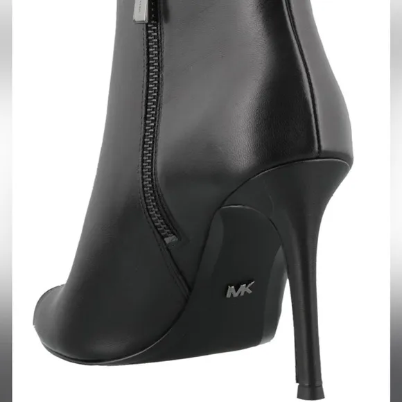Michael kors Harper open toe ankle bootie in size 7