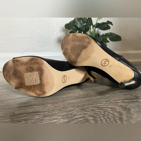 Michael kors Harper open toe ankle bootie in size 7