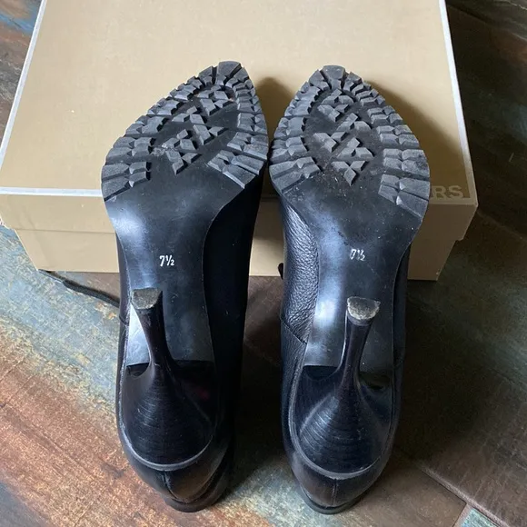 Michael Kors Shiver Black Deerskin Leather Ankle Boots Size 7 1/2