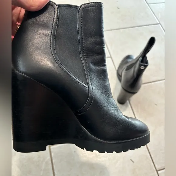 Michael Kors Thea Women's Size‎ 8M Black Leather Pull On Ankle Bootie Boots