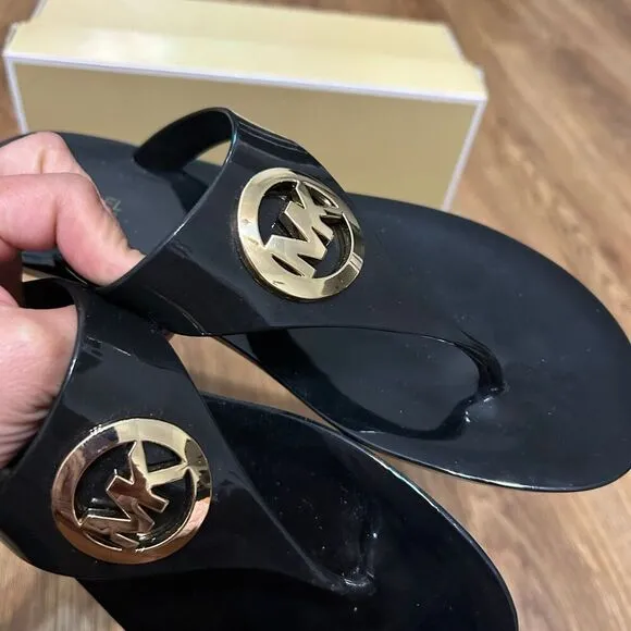 Michael Kors Jelly Thong Flip Flop, Black gold sandals women’s 8 new