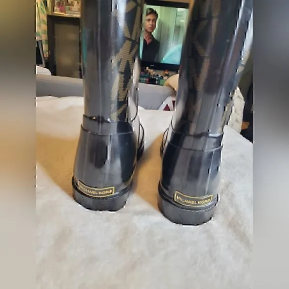 Michael Kors MK Logo Rain Boots, Women's sz 8m, black &amp; tan