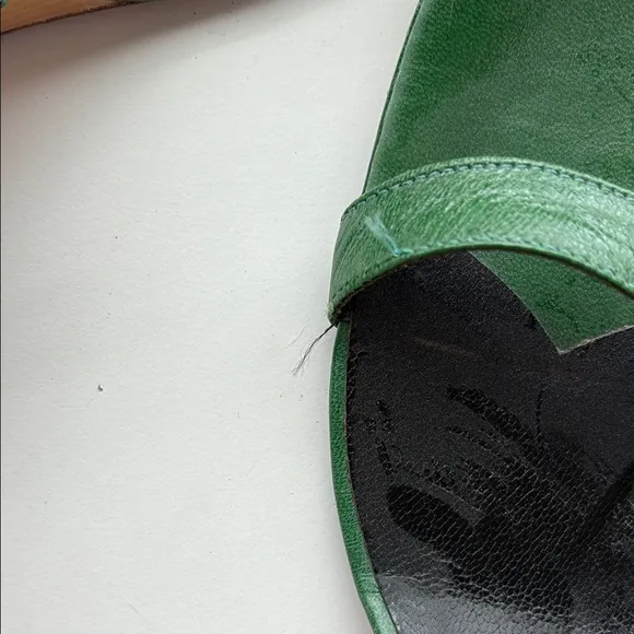Michelle Mason Black and Green Sandals