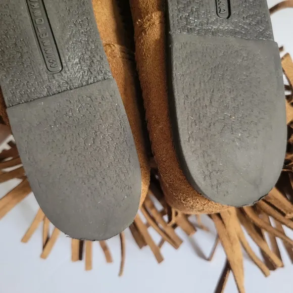 Minnetonka‎ 3 Layer Fringe Boots Size 9