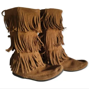 Minnetonka‎ 3 Layer Fringe Boots Size 9