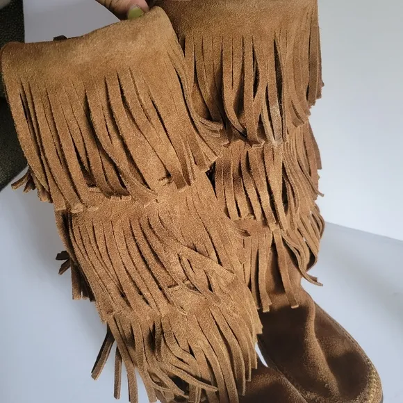 Minnetonka‎ 3 Layer Fringe Boots Size 9