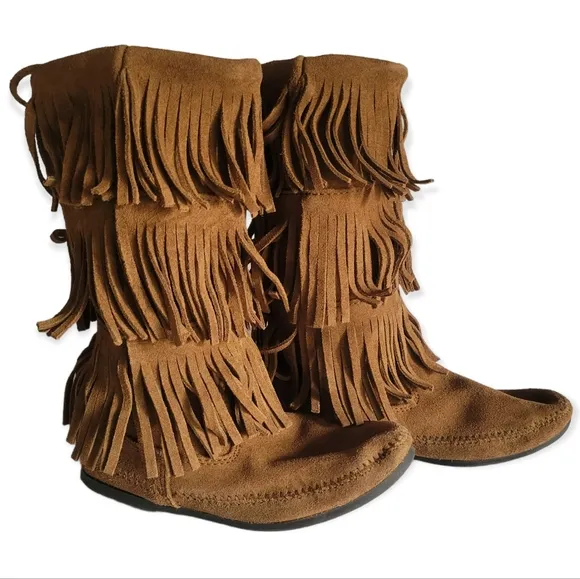 Minnetonka‎ 3 Layer Fringe Boots Size 9
