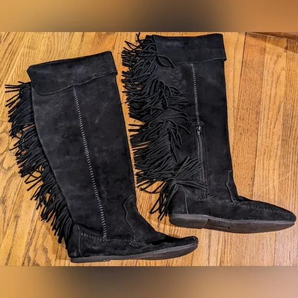 Minnetonka Tall Totem Black Suede Fringe Boots sz 8