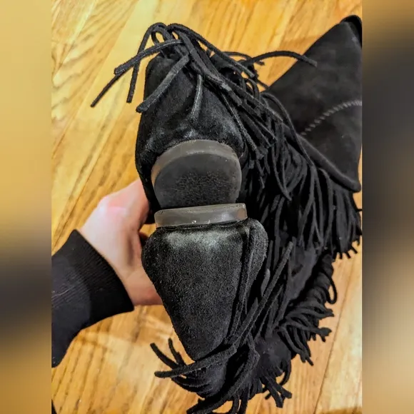 Minnetonka Tall Totem Black Suede Fringe Boots sz 8