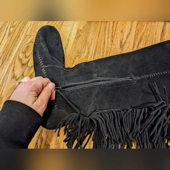 Minnetonka Tall Totem Black Suede Fringe Boots sz 8