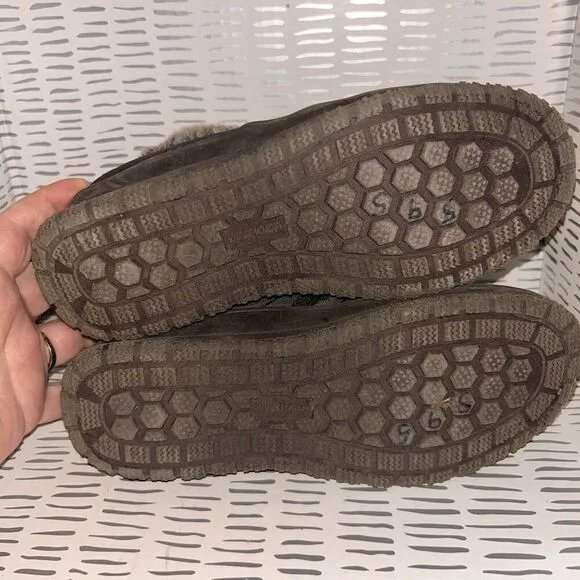 Minnetonka Timpson Tulsa Women's 7 M Gray Water-Resistant Shoes Quilted Faux Fur