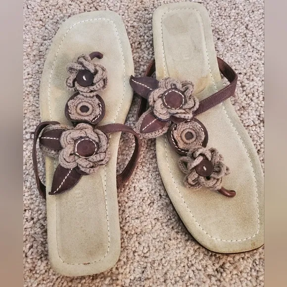 MIU MIU Leather rope button flowered thong sandals