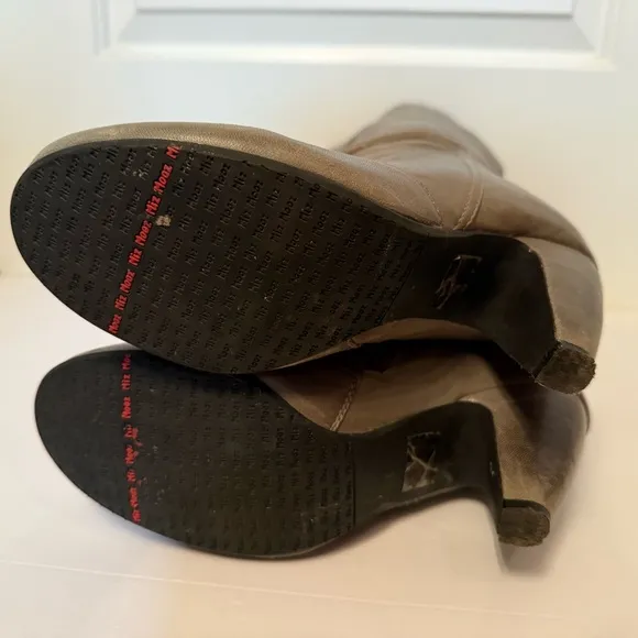 MIZ MOOZ BOOTS TALL GRAY LEATHER HEELS SIDE ZIP SIZE 8 SHELLEY SHOES