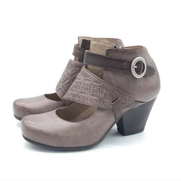 Miz Mooz Dale Cut Out Leather Laser Detail Ankle Boots Women's Size 8.5