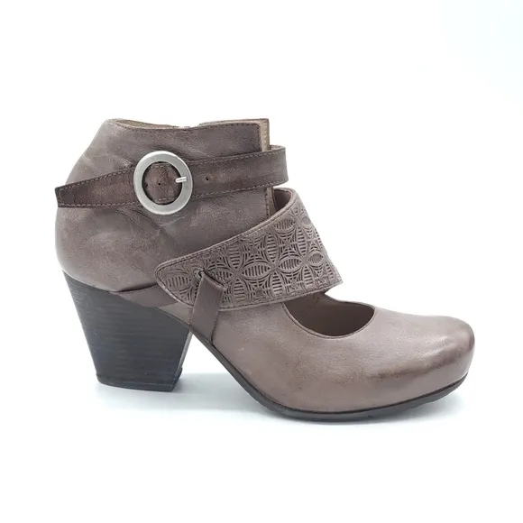 Miz Mooz Dale Cut Out Leather Laser Detail Ankle Boots Women's Size 8.5