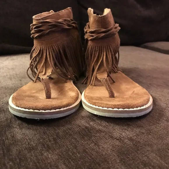 Moccasins ankle sandals. Women’s 5. True fit 6.