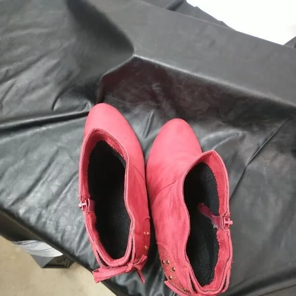 Monroe and Main  SZ 12M  Woman's Red Ankle Boots Excellent