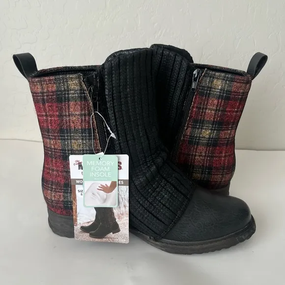 Muk Luks Adalee water resistant plaid ankle boots 8 NWT