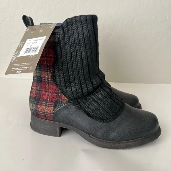 Muk Luks Adalee water resistant plaid ankle boots 8 NWT