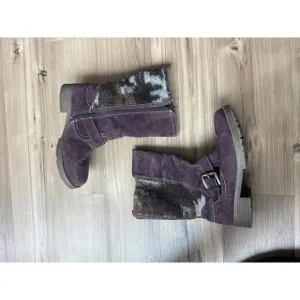 Muk LuksPurple Faux Suede Boots with Fluffy Accents