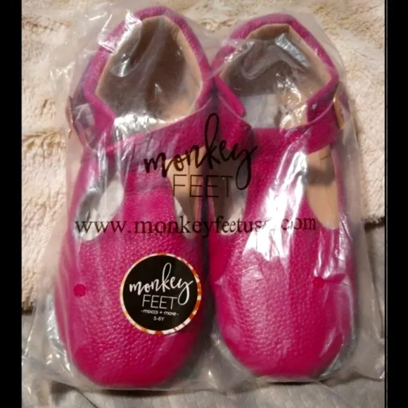 Multi-color monkey feet vegan Mary Jane style children's shoes size 5Y