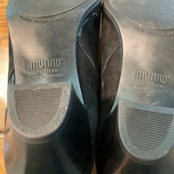 Munro Hope Women's Black Leather w/patent trim Ankle Boots 7.5. NWOT