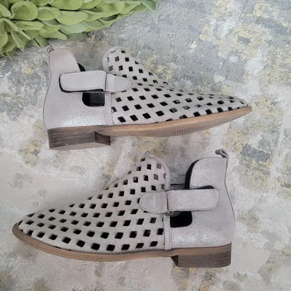 Musse &amp; Cloud Caila Perforated Ankle Boots