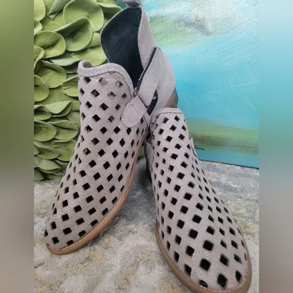 Musse &amp; Cloud Caila Perforated Ankle Boots