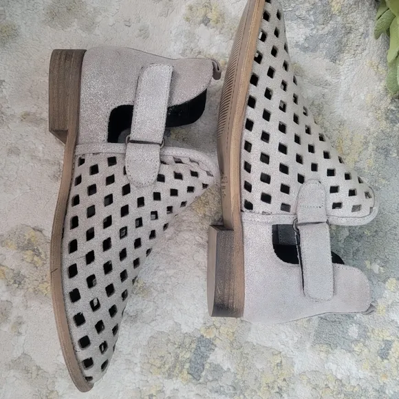 Musse &amp; Cloud Caila Perforated Ankle Boots