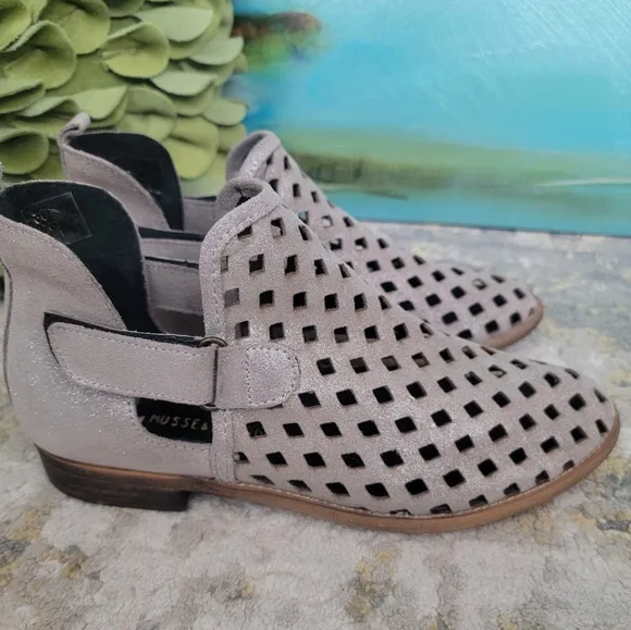Musse &amp; Cloud Caila Perforated Ankle Boots