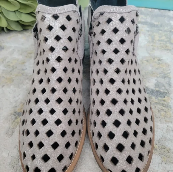 Musse &amp; Cloud Caila Perforated Ankle Boots