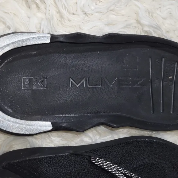 MUVEZ Convertible Slip Ons // Stealth Black Size Men's 8 Women's 9