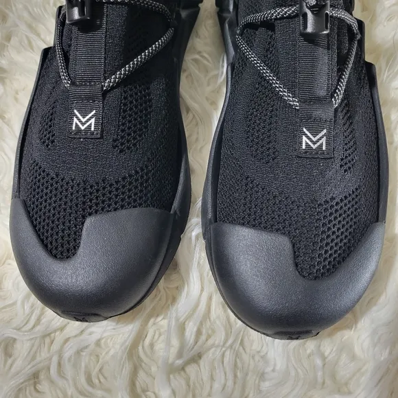 MUVEZ Convertible Slip Ons // Stealth Black Size Men's 8 Women's 9