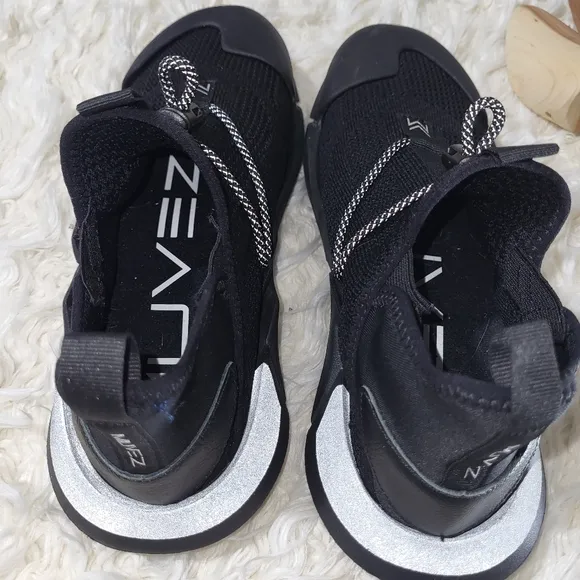 MUVEZ Convertible Slip Ons // Stealth Black Size Men's 8 Women's 9