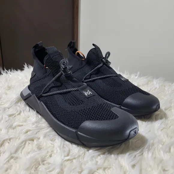 MUVEZ Convertible Slip Ons // Stealth Black Size Men's 8 Women's 9