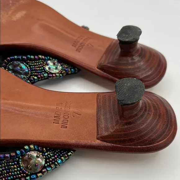 Mystique Leather Beaded Thong Sandals Size 7 Kitten Heel