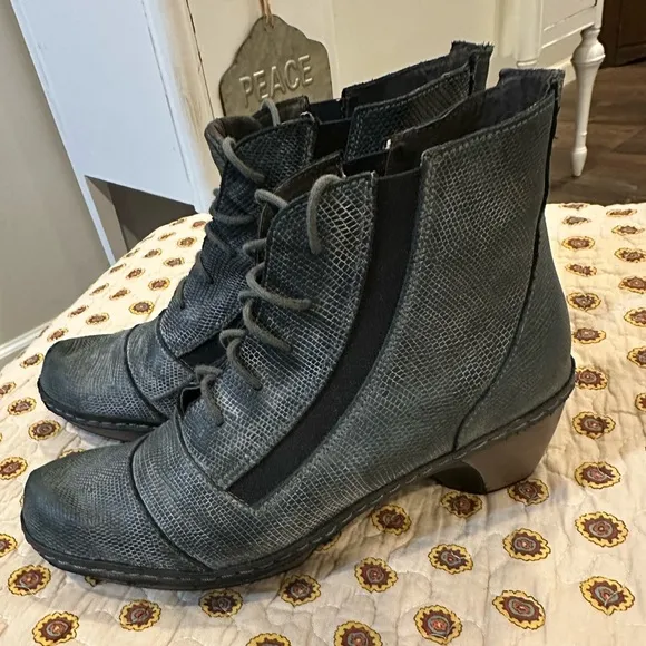 NAOT Avila Voyage Collection Grey Leather Ankle Bootie Size 8