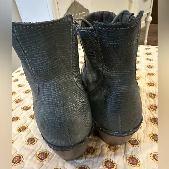 NAOT Avila Voyage Collection Grey Leather Ankle Bootie Size 8