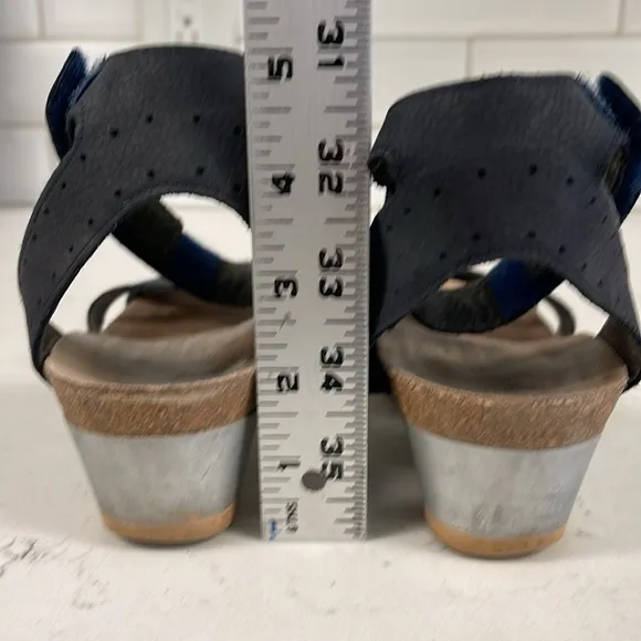 NAOT WAND ANKLE STRAP SANDAL Women’s Size 8.5 / Euro 39