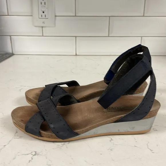 NAOT WAND ANKLE STRAP SANDAL Women’s Size 8.5 / Euro 39