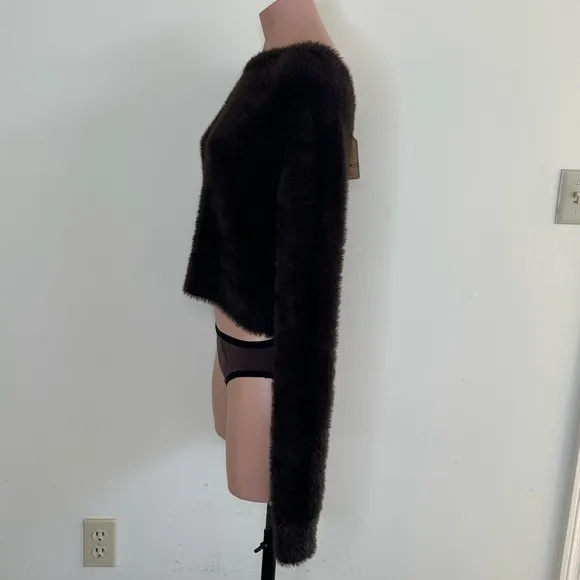 Natural Life Fuzzy Cropped Sweater in Espresso