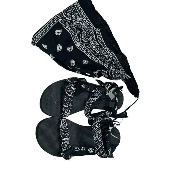 New $210 ARIZONA LOVE Trekky Black Bandana Print Sandal w Dustbag size 41