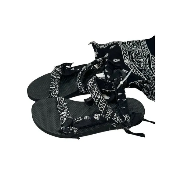 New $210 ARIZONA LOVE Trekky Black Bandana Print Sandal w Dustbag size 41
