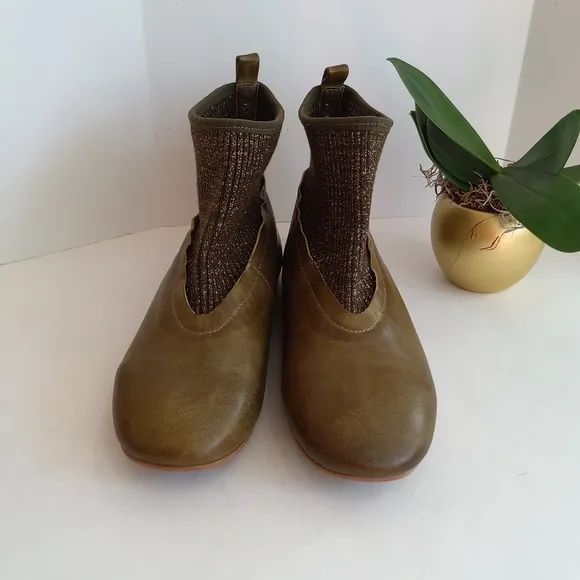 NEW ! Antelope collection genuine leather green boots