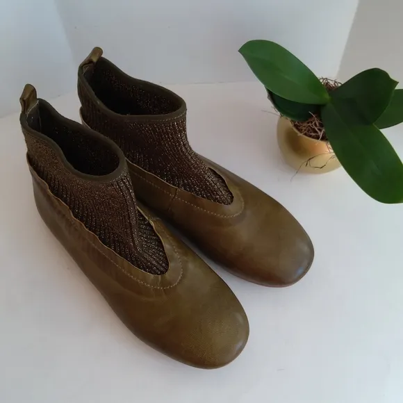 NEW ! Antelope collection genuine leather green boots